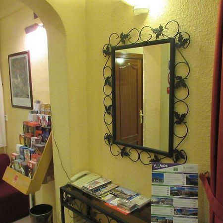 Hostal Prim Madrid Buitenkant foto