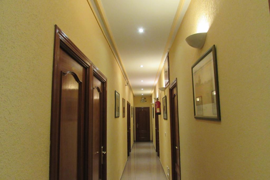 Hostal Prim Madrid Buitenkant foto