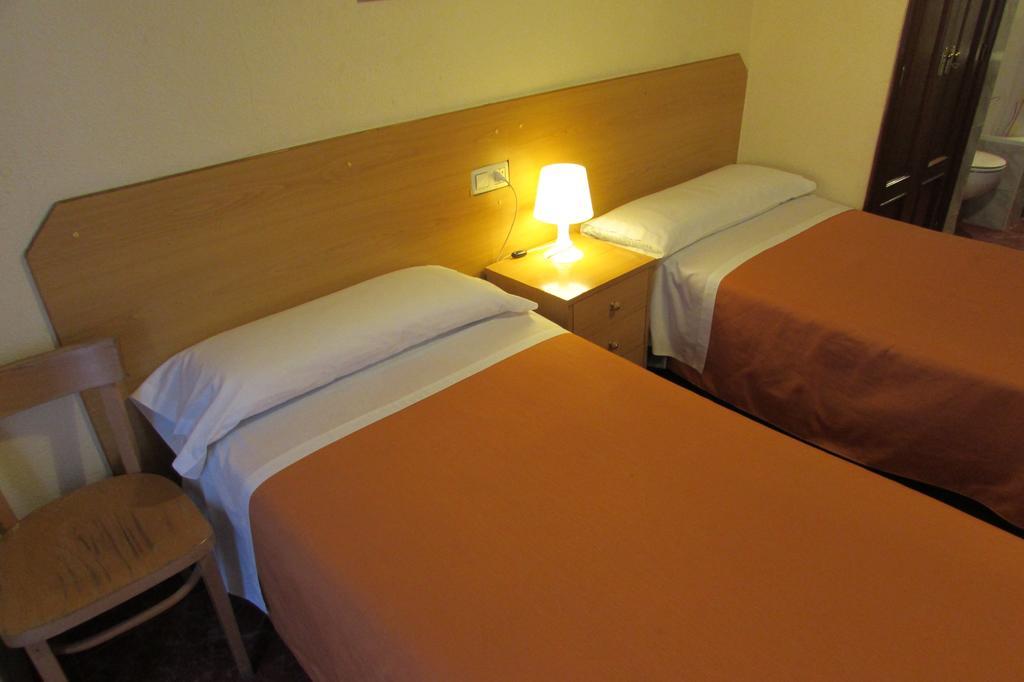 Hostal Prim Madrid Buitenkant foto