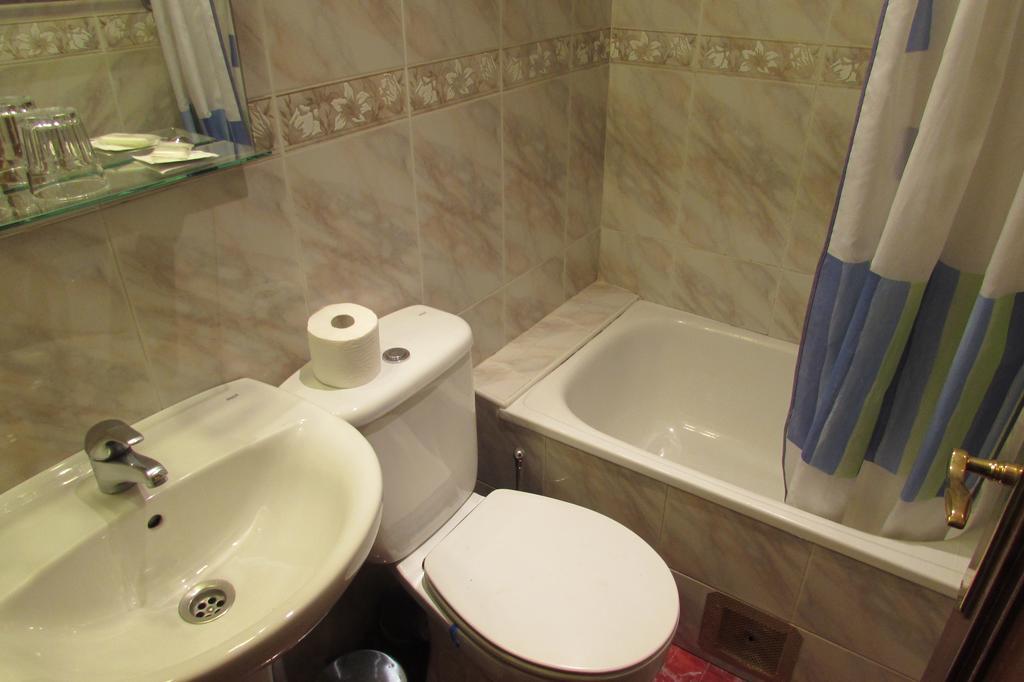 Hostal Prim Madrid Buitenkant foto